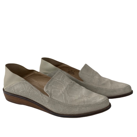 KELSI DAGGER Off White Snake Print Loafer - Picture 13 of 13